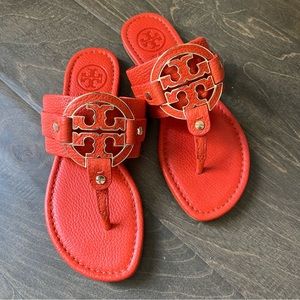 Brand New Tory Burch Fire Orange Amanda Flat Thong Sandals Tumbled Leather SZ 5